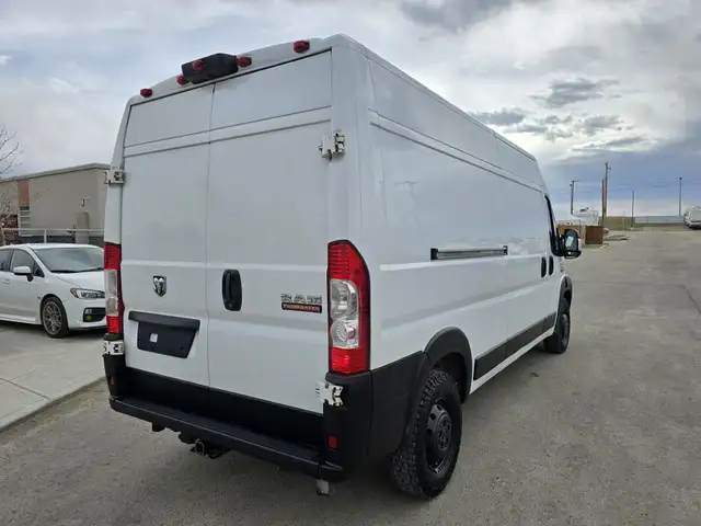 2019 Ram ProMaster 2500 High Roof | Back Cam, Bluetooth, Low Km - Photo 4