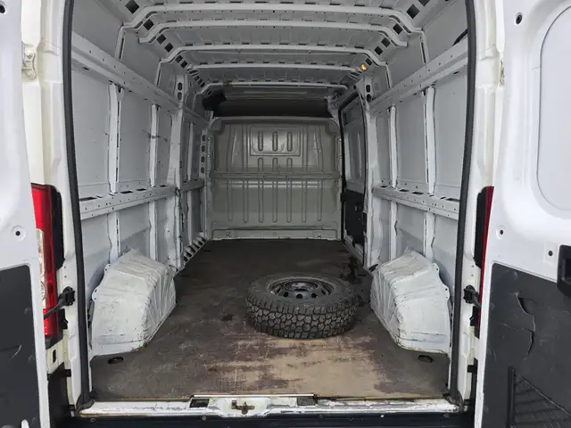 2019 Ram ProMaster 2500 High Roof | Back Cam, Bluetooth, Low Km - Photo 16