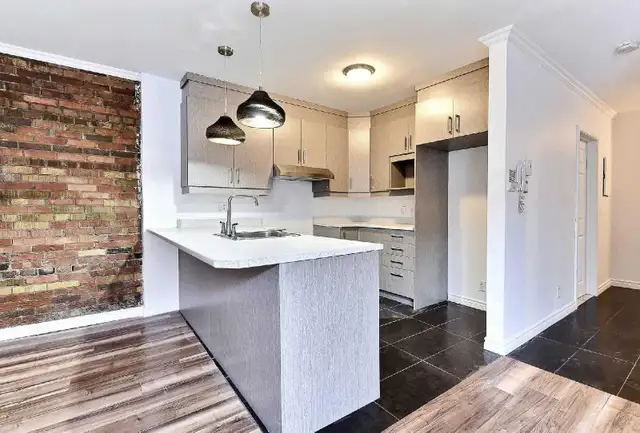 Metro Sherbrooke 4.5 apt for rent