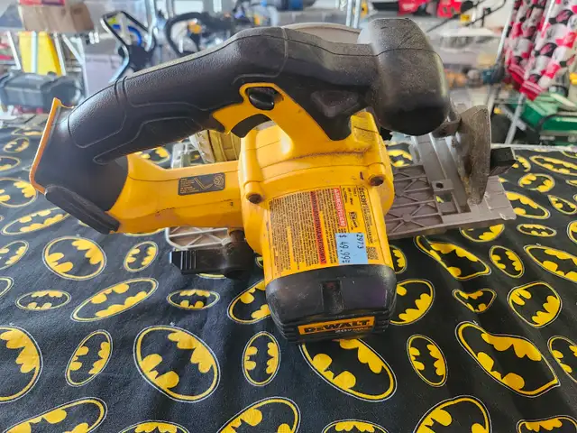 DeWalt DCS391 6-1/2' Cordless Circular Saw (#2973) - Photo 4