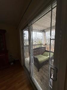 Spacious 2 Bedroom Apartment Downtown with Laundry - Photo 8