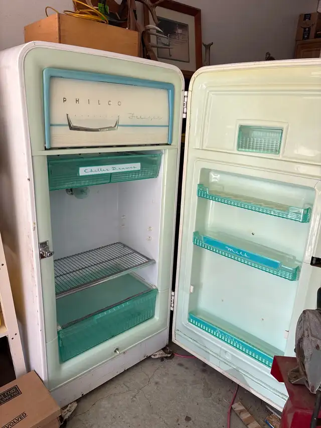 vintage fridge in working order - Photo 2