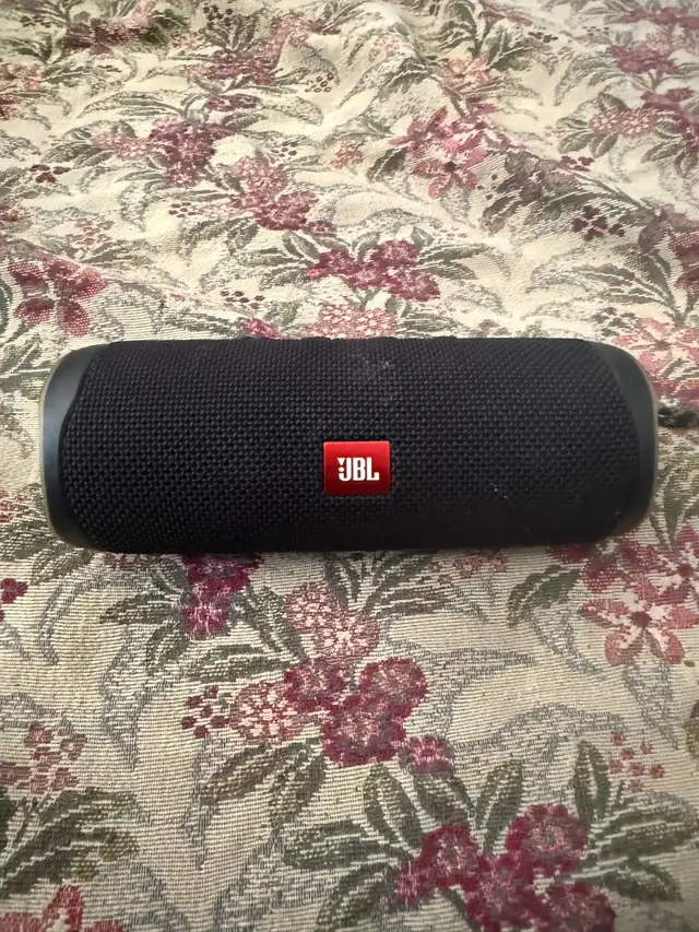 JBL Black Flip 4 Waterproof Portable Bluetooth Speaker