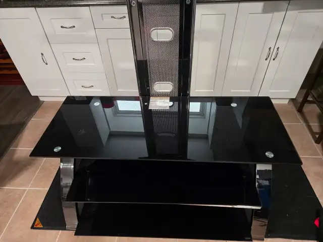 Entertainment Unit with TV mount - Photo 2