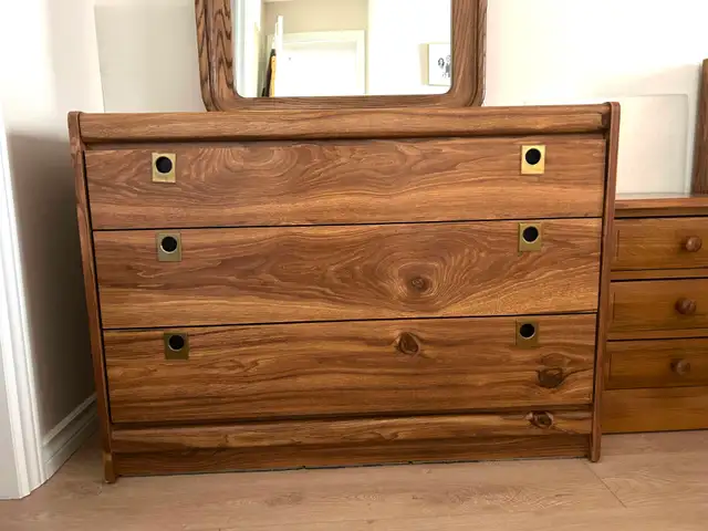 dresser - Photo 2
