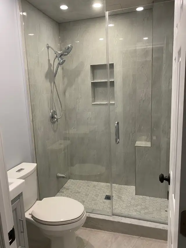 2 bedroom, 1 bathroom second floor apartment for rent - Photo 3