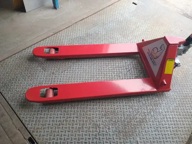 Standard pallet jacks, 5500 lba capacity - Photo 2