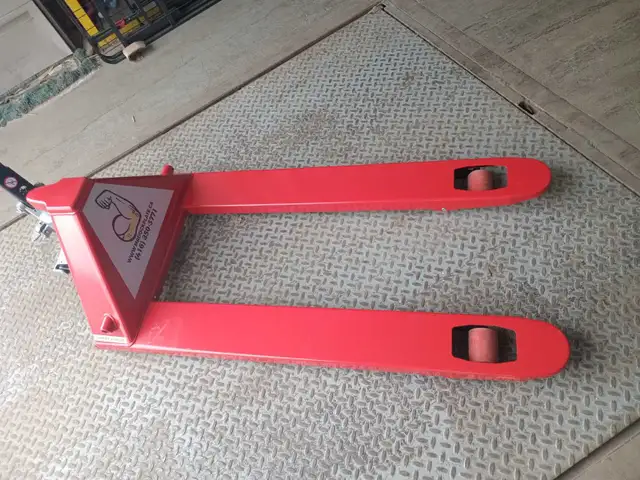Standard pallet jacks, 5500 lba capacity - Photo 3