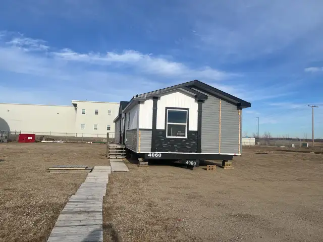 ARC-MS20 'White Rock' 20'x76' 1520 sq.ft. 4 beds 2bath - Photo 2