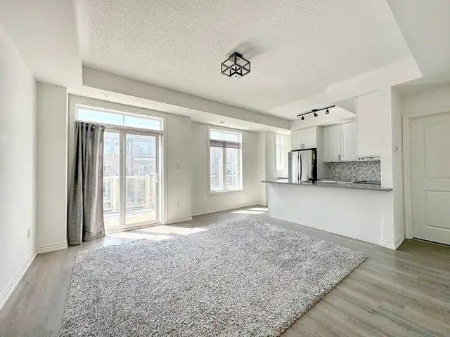 LARGE MODERN 3BR 3WR TOWNHOUSE PICKERING $3000 FOR RENT - Photo 2