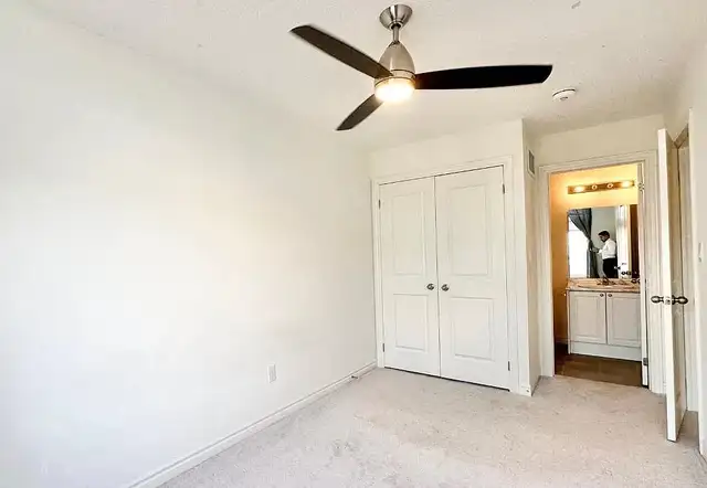 LARGE MODERN 3BR 3WR TOWNHOUSE PICKERING $3000 FOR RENT - Photo 4