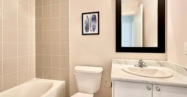 LARGE MODERN 3BR 3WR TOWNHOUSE PICKERING $3000 FOR RENT - Photo 7