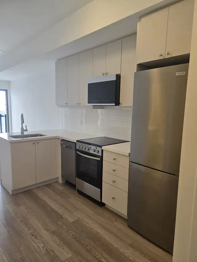 Amazing water view condo in Bowmanville - only $1899 per month - Photo 10