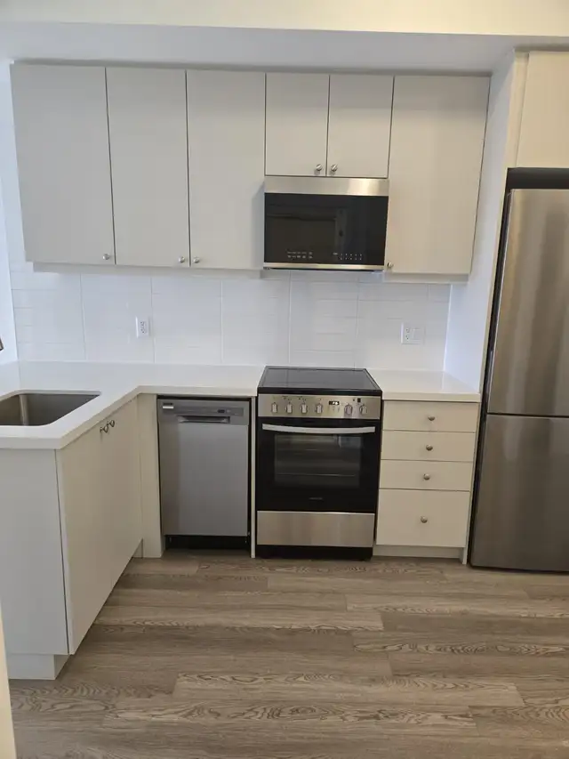 Amazing water view condo in Bowmanville - only $1899 per month - Photo 27