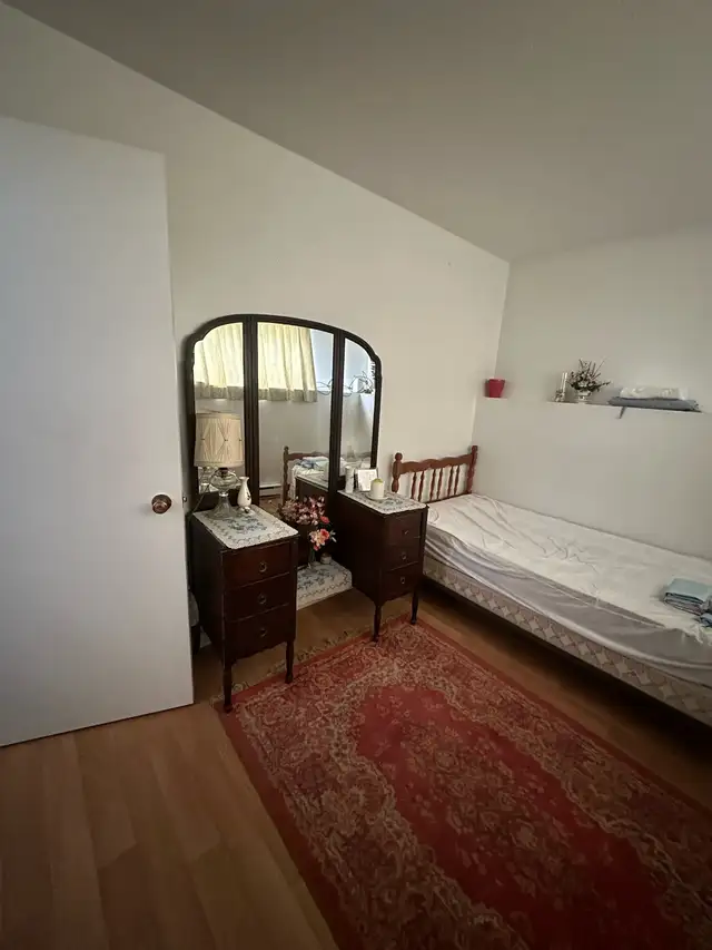 Furnished Private Room - FEMALE ONLY - Photo 2
