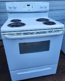 Kenmore 4 burner stove - Digital controls, Very good condition -