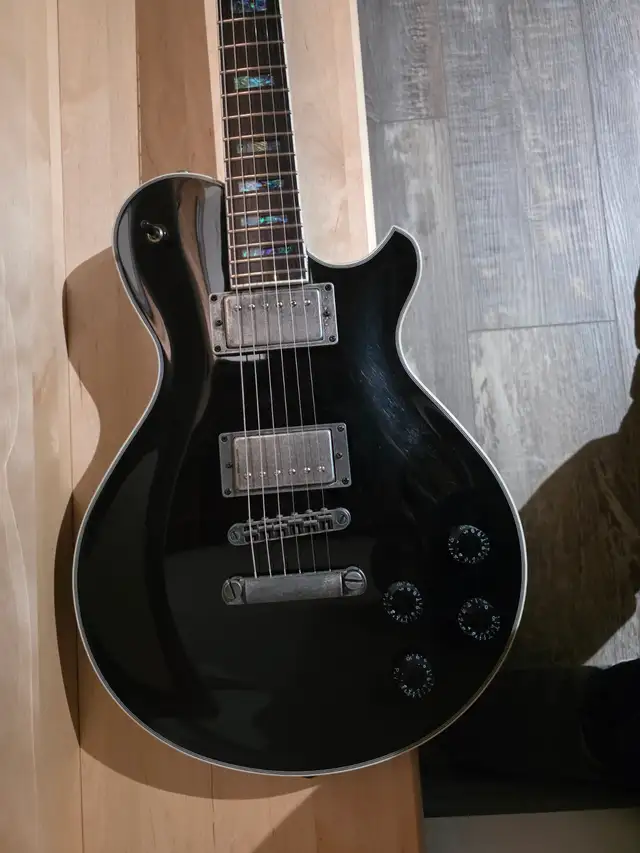 Ampli Marshall MG Series 15 GFX et guitare Michael Kelly - Photo 3