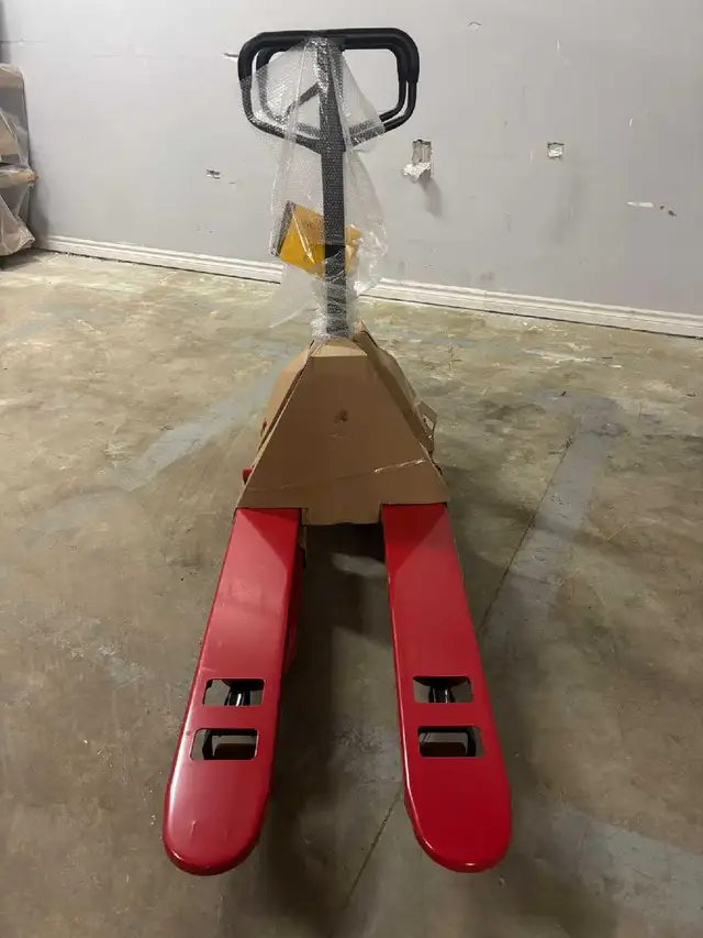 Short narrow pallet jacks, 5500 lbs capacity - Photo 5
