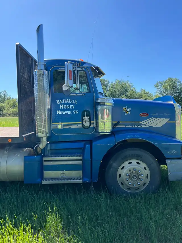 1989 Peterbilt 379 flat deck tandem - Photo 3