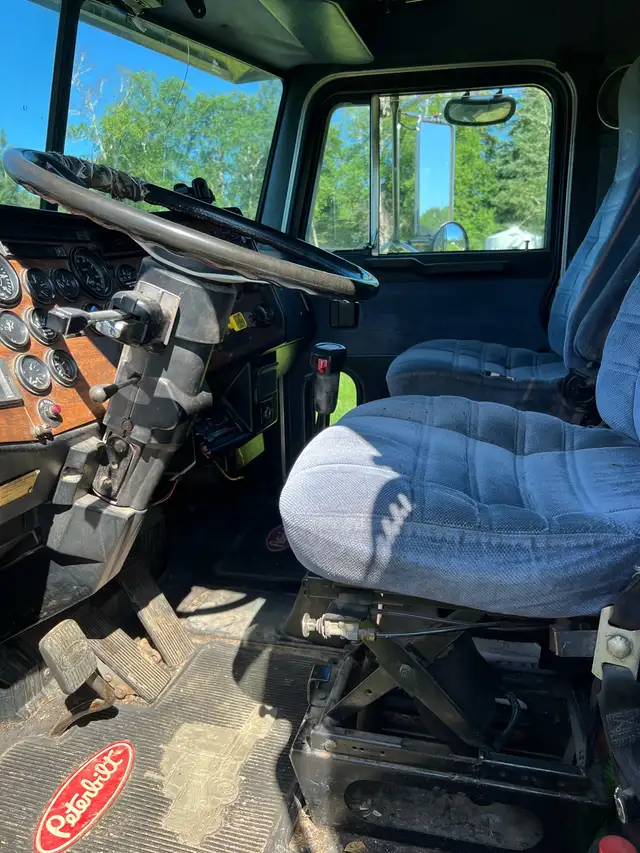 1989 Peterbilt 379 flat deck tandem - Photo 6
