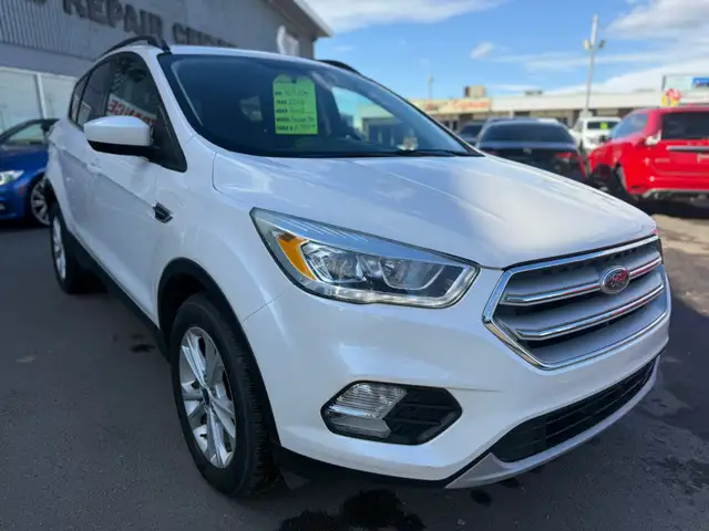 2018 Ford Escape SEL AWD / ACCIDENT FREE ! - Photo 3