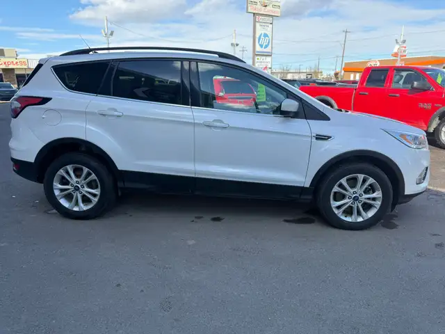 2018 Ford Escape SEL AWD / ACCIDENT FREE ! - Photo 5