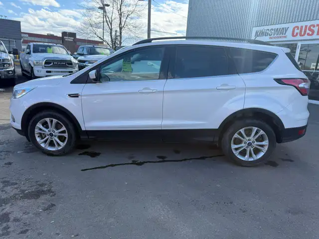 2018 Ford Escape SEL AWD / ACCIDENT FREE ! - Photo 7