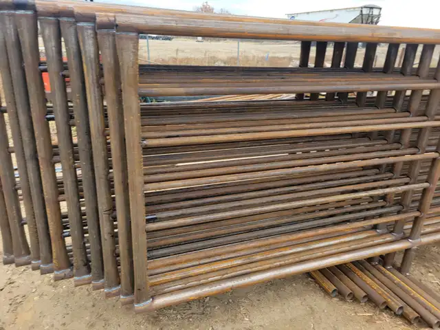 Custom Heavy-Duty Livestock Equipment & Metal Fabrication - Photo 5