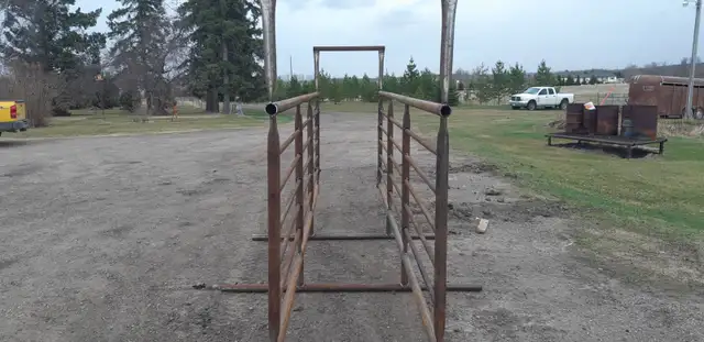 Custom Heavy-Duty Livestock Equipment & Metal Fabrication - Photo 8