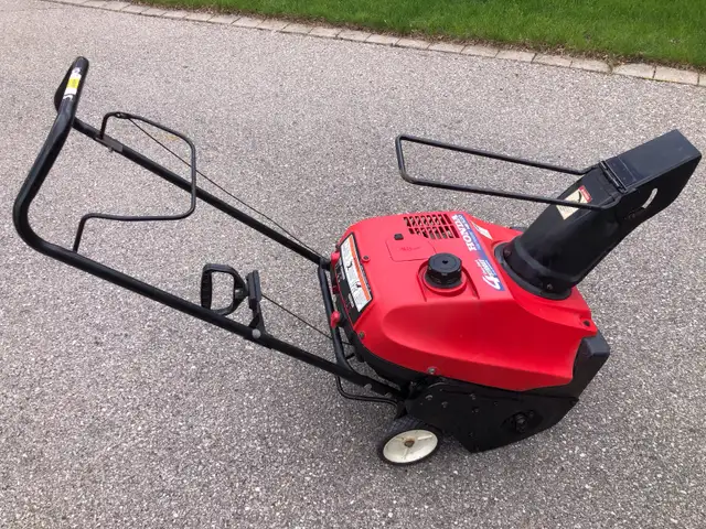 Honda Harmony HS520 snowblower - Photo 3