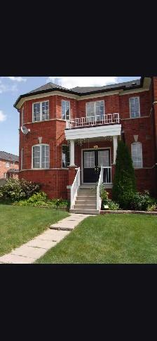 Bright lit Townhouse for Rent with big backyard
