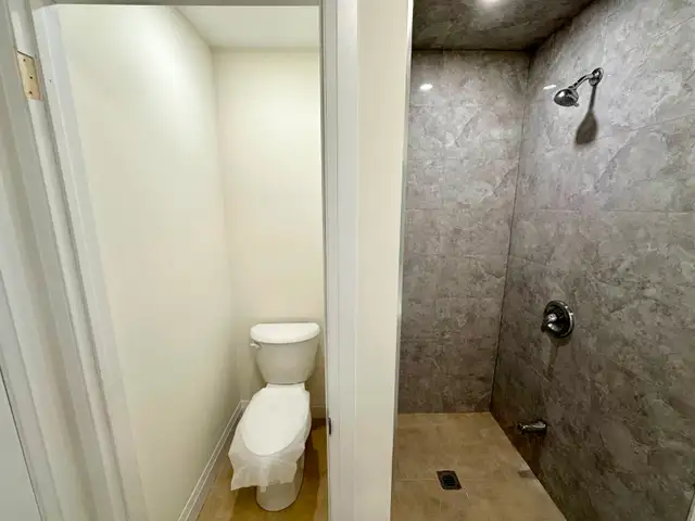 Room Rental near Fairview Mall / Don Mills Station - Photo 5