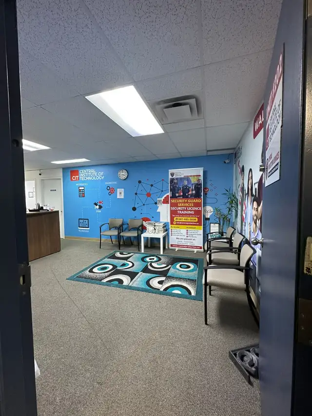✨ Multiple Office Spaces Available – Rent Today ✨ - Photo 5