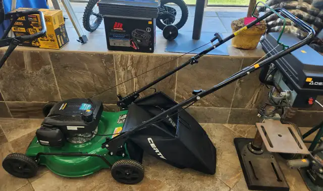 Certified Gas Lawn Mower 060-1683-0