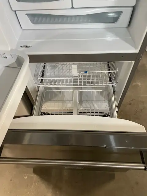 Réfrigérateur stainless 30'' congélateur au bas Kitchen Aid - Photo 3