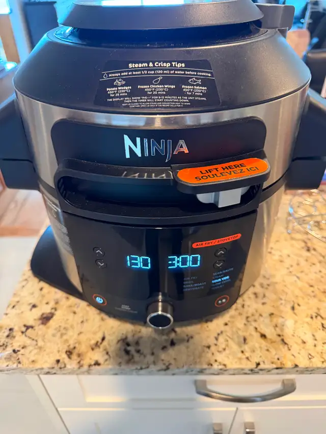 Ninja Foodi Air Fryer / Pressure Cooker