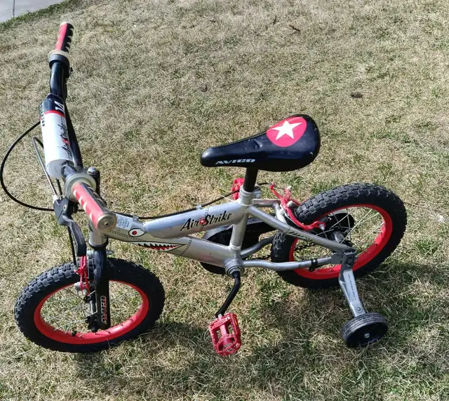 Air Strike 12' Kids Bike with Training Wheels - Photo 2