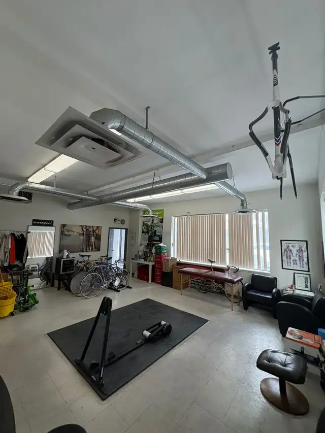 For Lease - Entrepreneurial and Business Space - Free Parking - Photo 4
