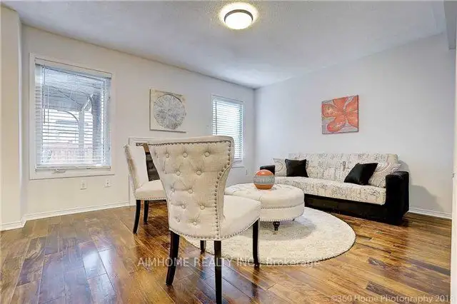 Brampton-Offering a house for rent starting June 1st - Photo 4