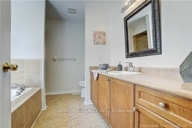 Brampton-Offering a house for rent starting June 1st - Photo 8