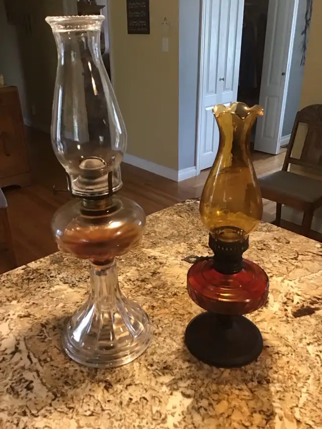 VINTAGE OII LAMPS