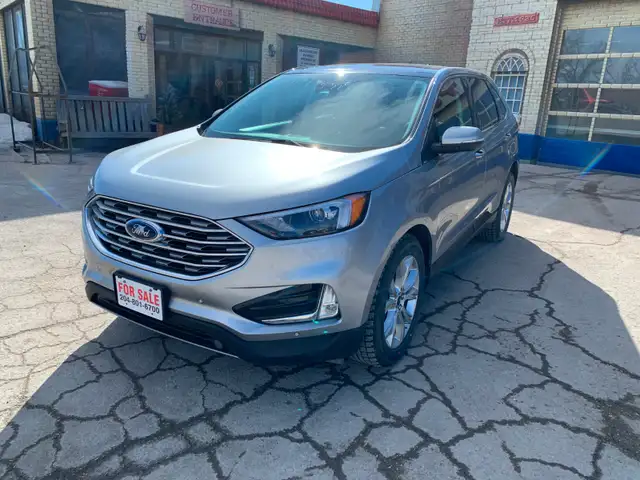 2022 Edge Titanium AWD - Photo 2