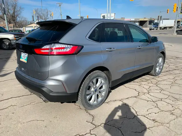 2022 Edge Titanium AWD - Photo 4