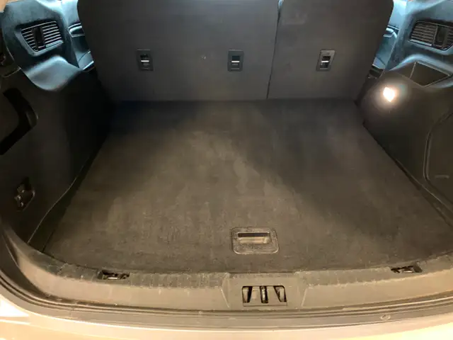 2022 Edge Titanium AWD - Photo 7