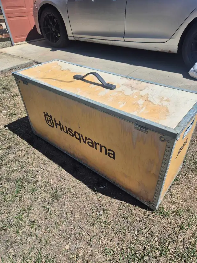 Wooden Chainsaw box