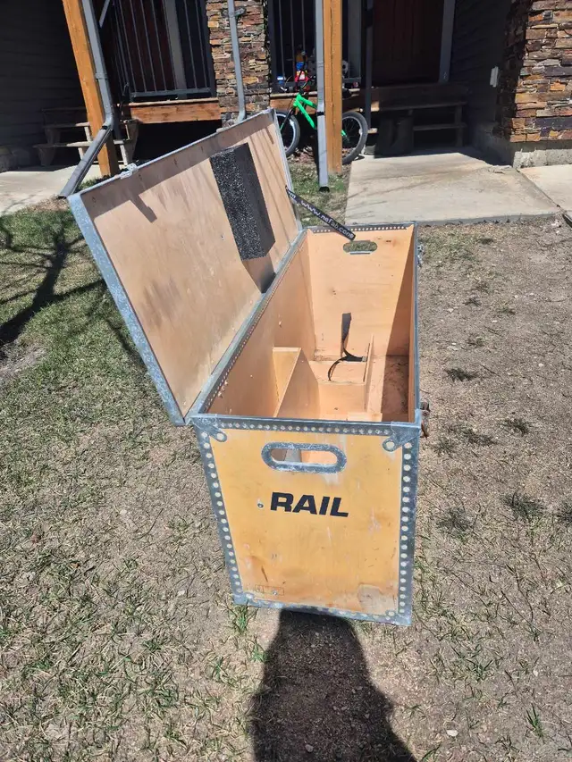 Wooden Chainsaw box - Photo 2