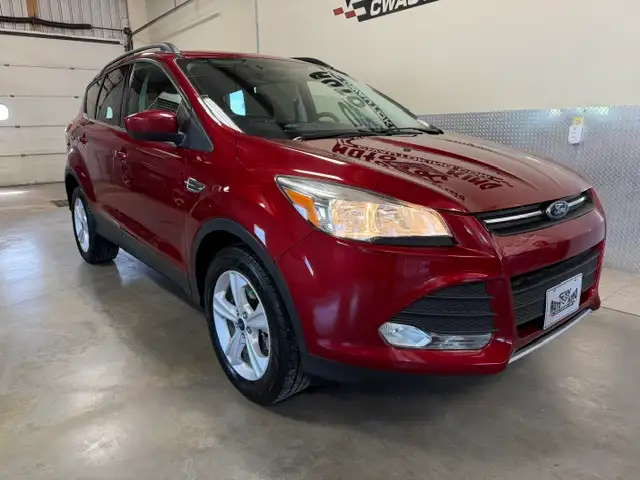 2015 Ford Escape SE / AWD / Low K / Local / Service History - Photo 2