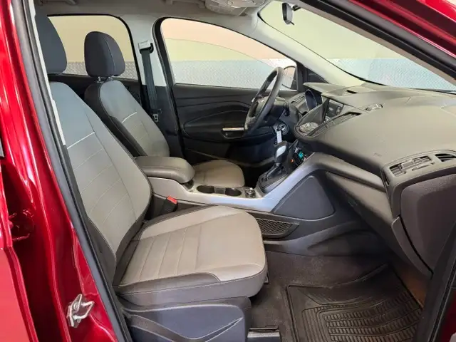 2015 Ford Escape SE / AWD / Low K / Local / Service History - Photo 5