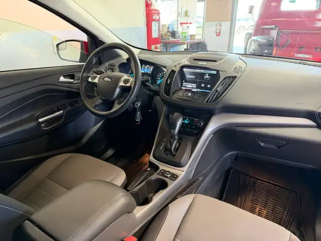 2015 Ford Escape SE / AWD / Low K / Local / Service History - Photo 7