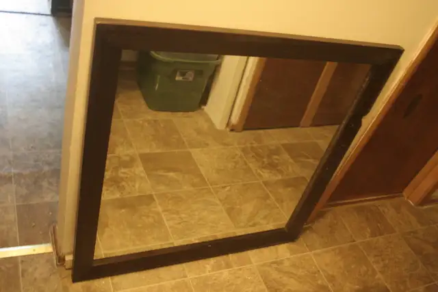 Mirror for wall, 40' x 40'/102 x 102 cm, real wood frame $10 - Photo 2
